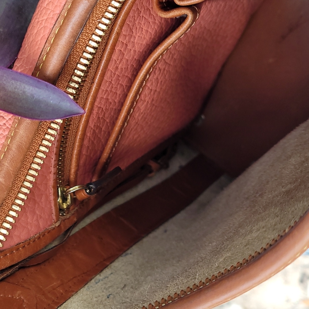 Vintage Dooney & Bourke AWL Sweet Peachy Hobo - Picture 13 of 16